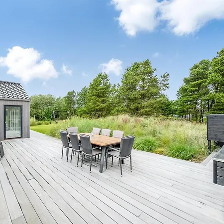 Antonette - 1-8km From The Sea By Interhome